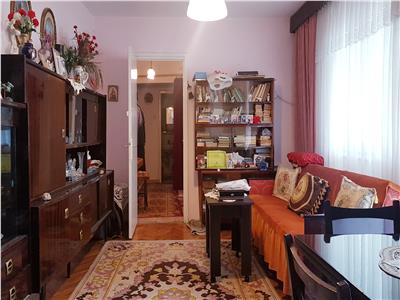 Apartament 3 CAMERE str Cornisa Bistritei, langa Scoala 10. Etaj 1