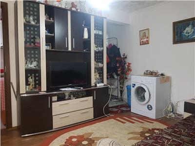 Apartament 2 camere nedecomandate, etaj 3, zona Politie