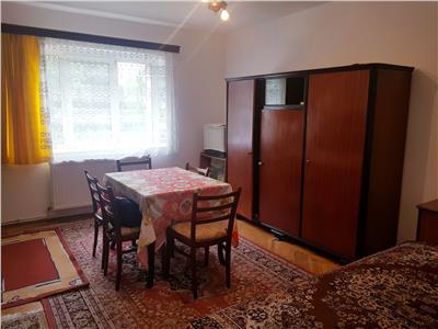 Apartament 2 camere decomandate str.Petru Rares. Etaj 3.