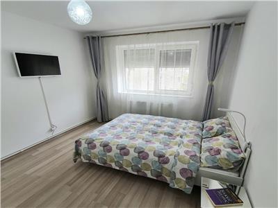 Apartament 2 camere semidecomandate zona Milcov. Etaj 3. Renovat