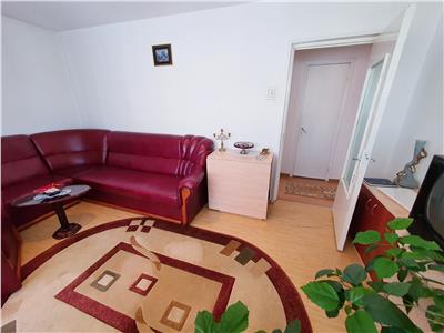 Apartament 2 camere decomandate. str. Narciselor. Mobilat si Utilat.