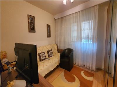 Apartament 3 camere decomandate. Bistrita Lac. Bloc 1984