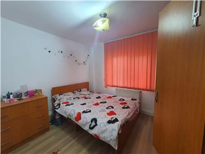 Zona Mioritei OMV apartament 2 camere etaj 3.