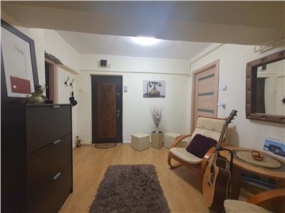 Ultracentral. Apartament 2 camere decomandate etaj 3.