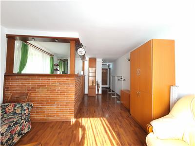 Apartament de vanzare zona Piata Sud, etajul 1. Disponibil imediat