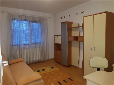 Chirie apartament 3 camere Bacau zona Bistrita Lac. Mobilat complet