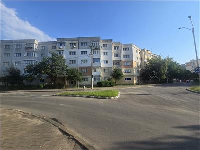 Apartament 2 camere de inchiriat zona Nord. Etajul 1. Mobilat