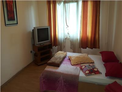 Apartament cu 3 camere - str. Visinului. Mobilat si utilat