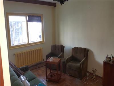 Apartament 2 camere str. Decebal. Parter inalt