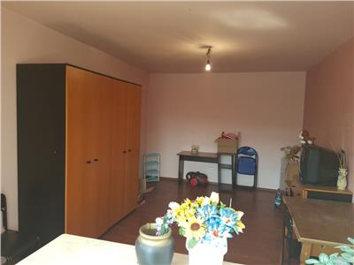 Apartament 2 decomandate str. Republicii. Renovat. Liber. Etaj 2